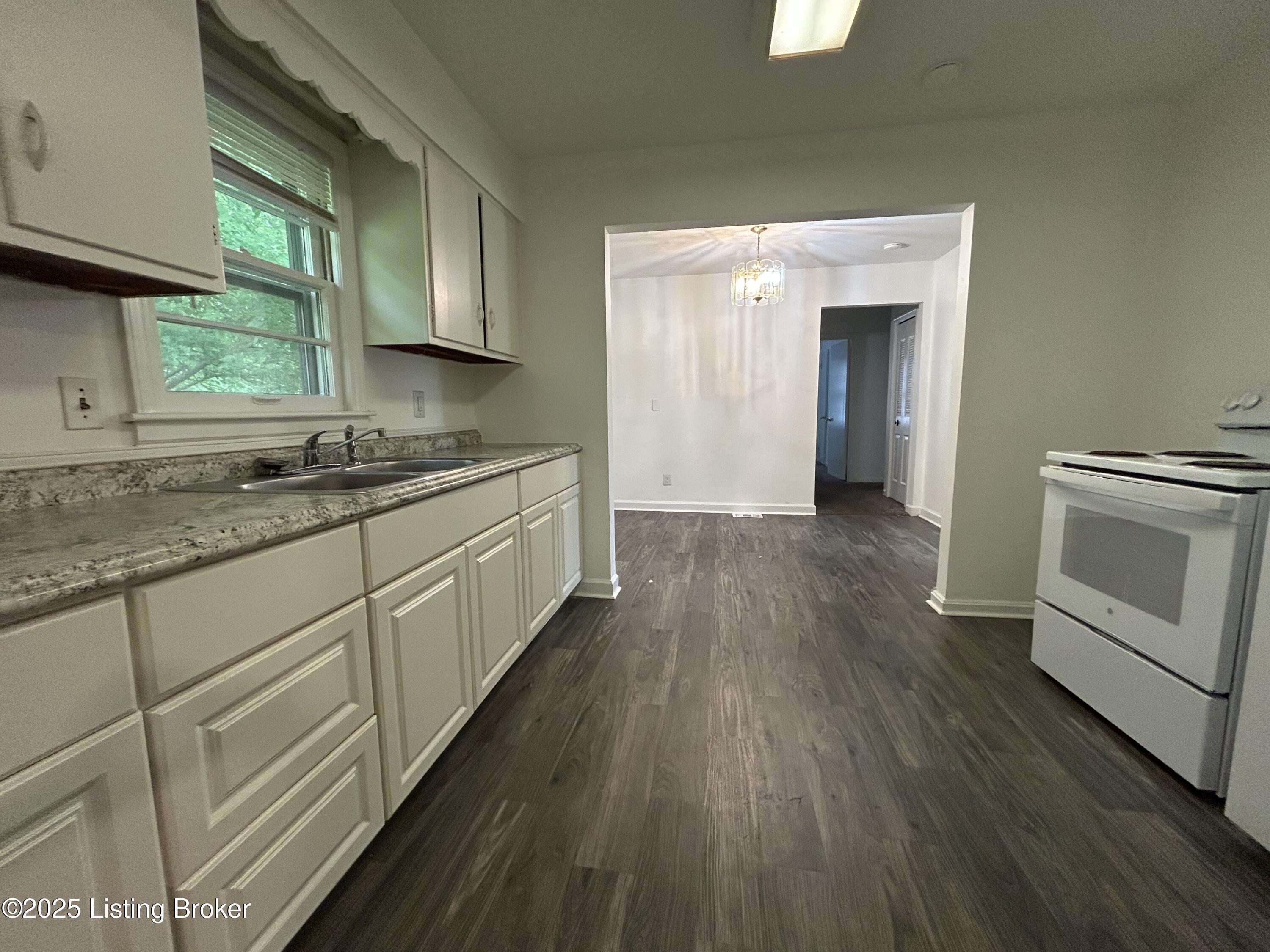 5688 David Ln, Louisville, Pennsylvania image 2