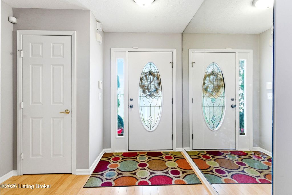 Photo of 11413 Catalpa View Ct, Louisville, KY 40299 (MLS # 1718958)