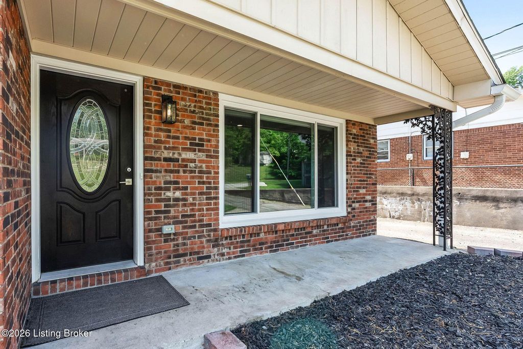 Photo of 2300 High Pine Dr, Louisville, KY 40214 (MLS # 1715517)