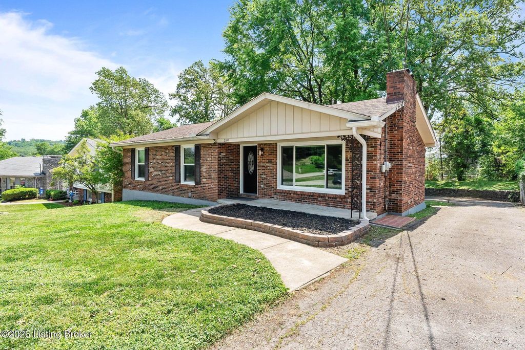 Photo of 2300 High Pine Dr, Louisville, KY 40214 (MLS # 1715517)