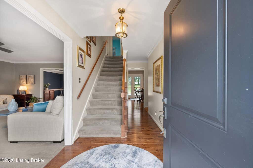 Photo of 401 Seneca Rd, Shelbyville, KY 40065 (MLS # 1724139)