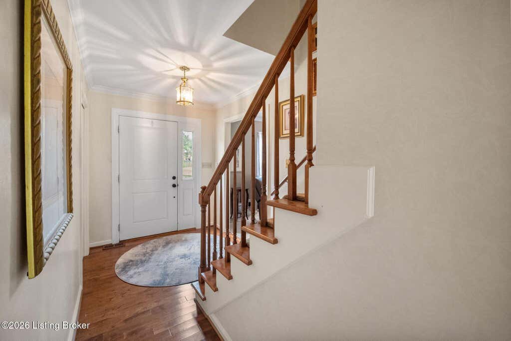 Photo of 401 Seneca Rd, Shelbyville, KY 40065 (MLS # 1724139)
