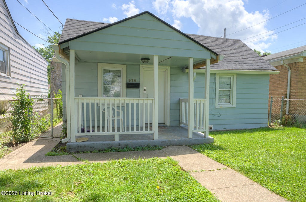 Photo of 936 Brentwood Ave, Louisville, KY 40215 (MLS # 1730309)
