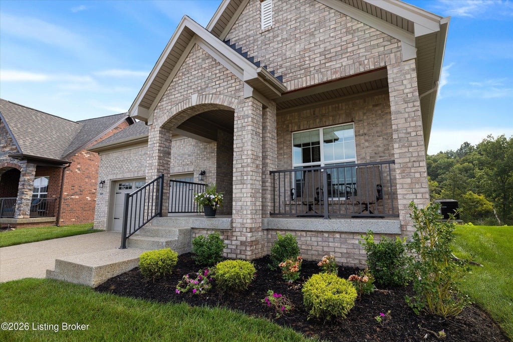 Photo of 16025 Cumberland Lake Cir, Louisville, KY 40245 (MLS # 1729523)