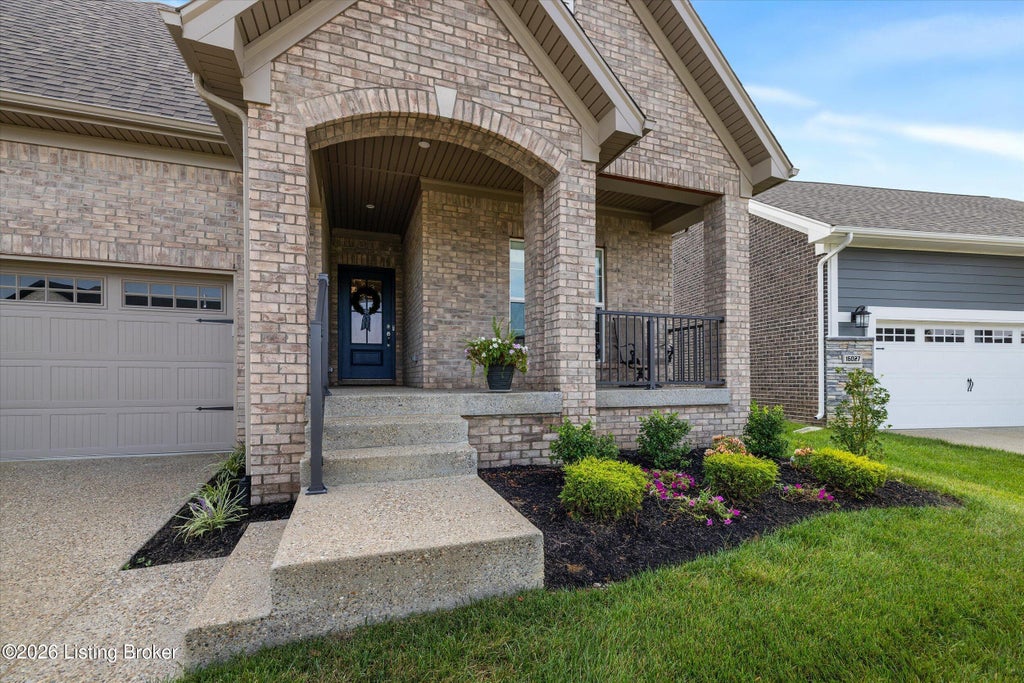 Photo of 16025 Cumberland Lake Cir, Louisville, KY 40245 (MLS # 1729523)