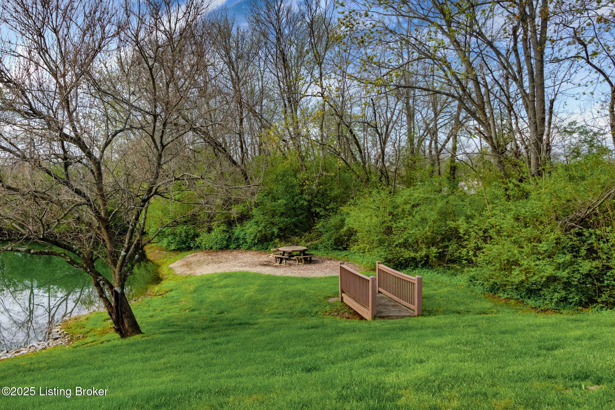 819 Garden Pointe Dr, Simpsonville, Kentucky image 4