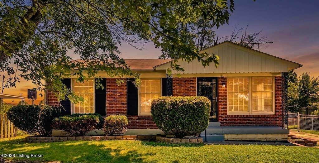 Photo of 7507 Pintail Dr, Louisville, KY 40258 (MLS # 1722951)