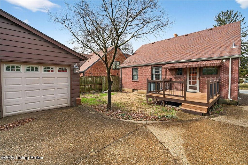 Photo of 1848 Douglass Blvd, Louisville, KY 40205 (MLS # 1708169)