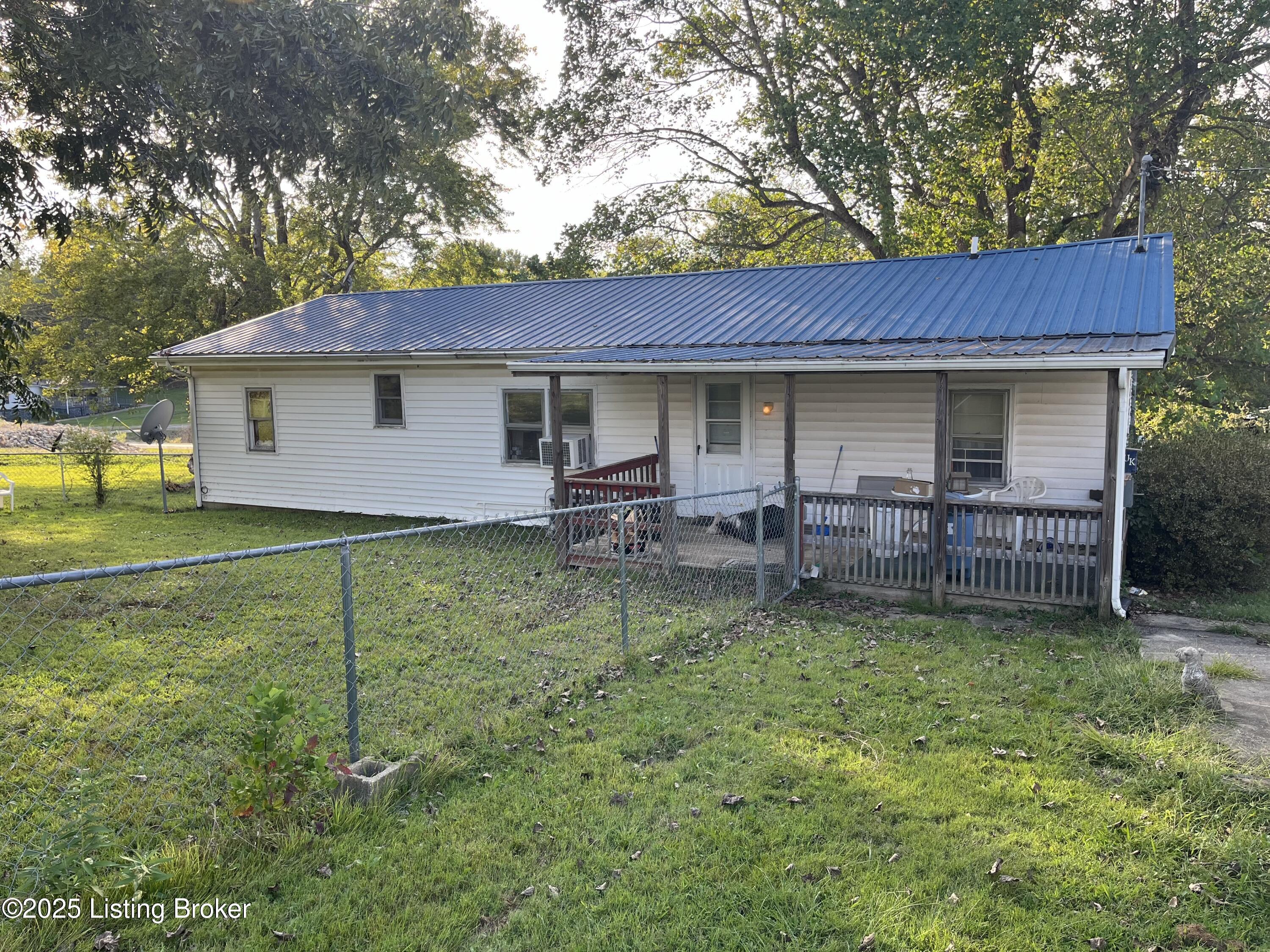 959 Fentress Lookout Rd