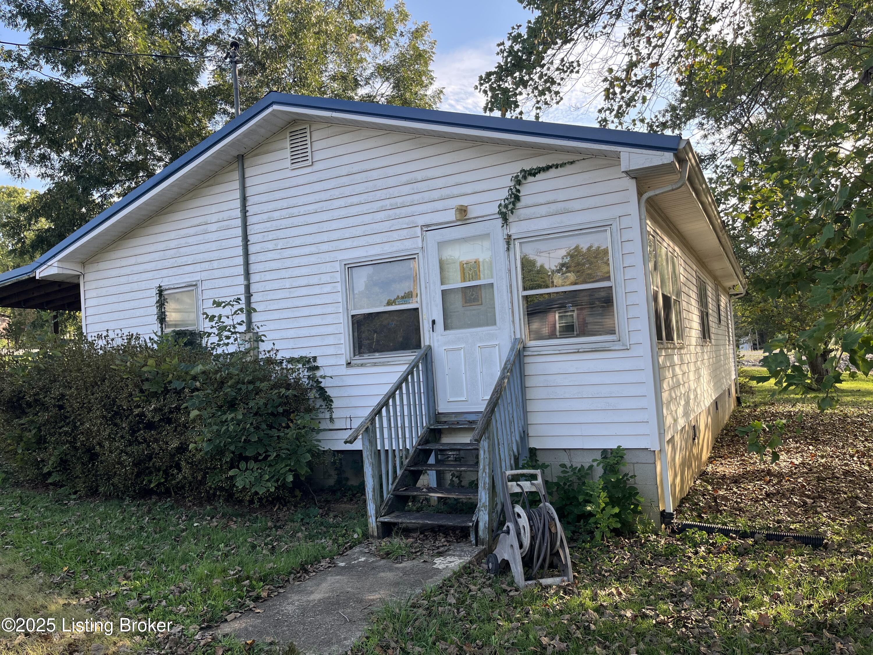 959 Fentress Lookout Rd