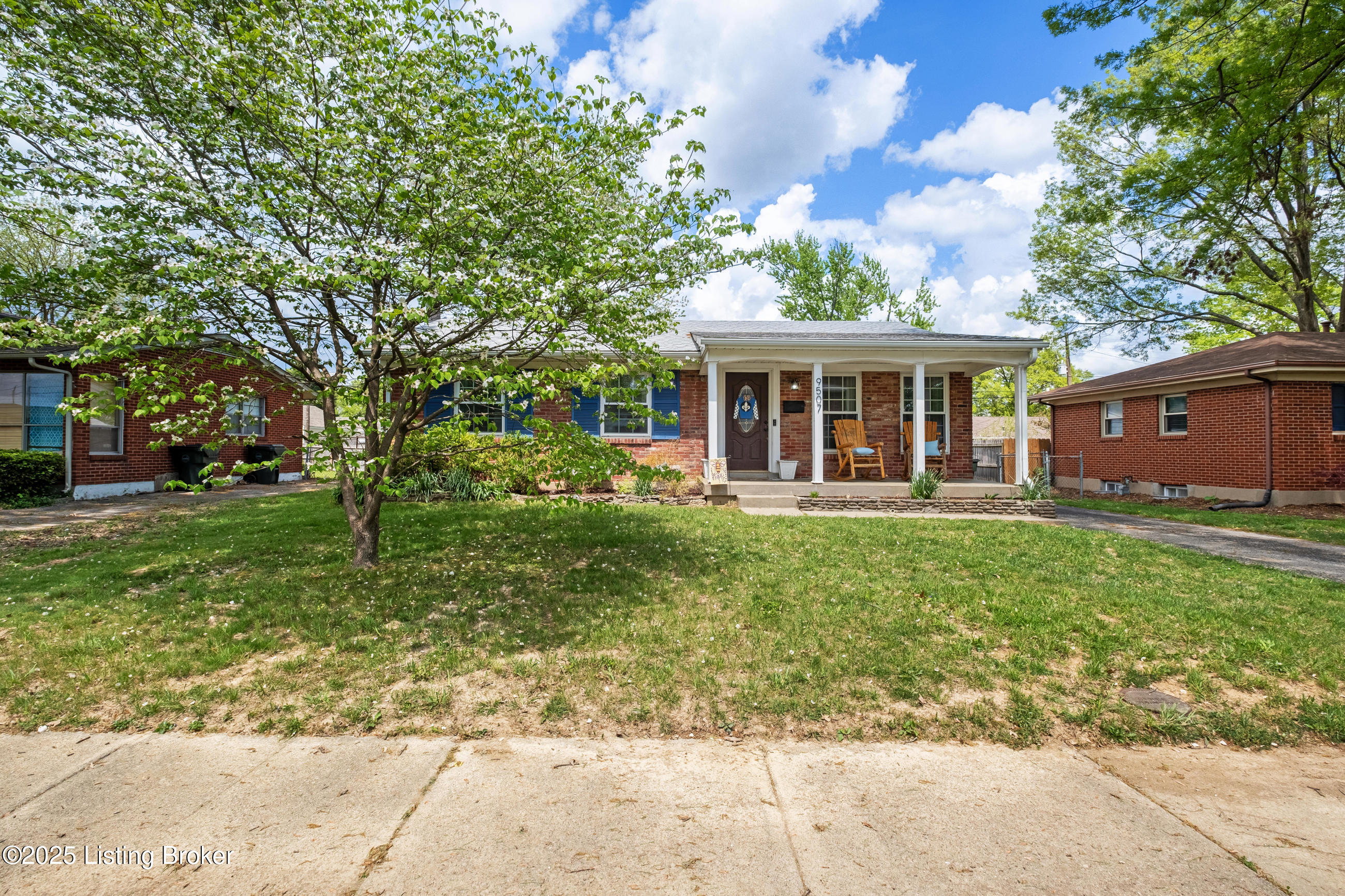 9507 Shanna Dr, Louisville, Pennsylvania image 2