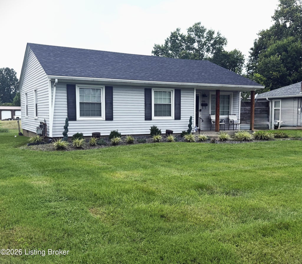 Photo of 10306 Grafton Hall Rd, Louisville, KY 40272 (MLS # 1724587)