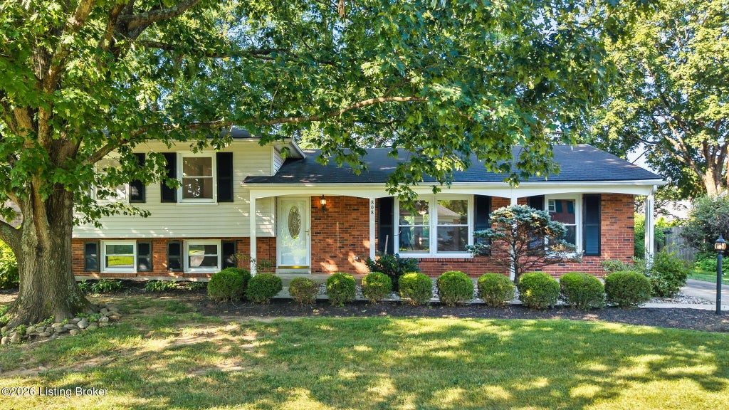 Photo of 808 Foxwood Ave, Louisville, KY 40223 (MLS # 1727657)