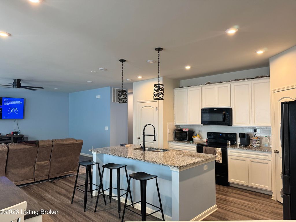 Photo of 8013 Doe Trail, La Grange, KY 40031 (MLS # 1708718)