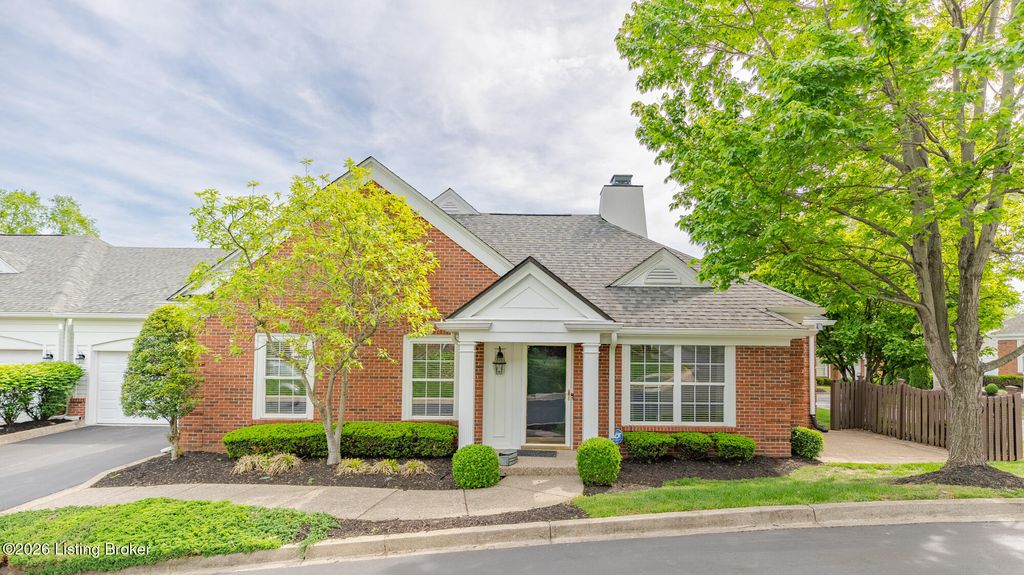 Photo of 13615 Arbor Crest Cir, Louisville, KY 40245 (MLS # 1714764)