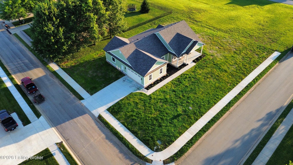 Photo of 100 Dorchester Ln, Bardstown, KY 40004 (MLS # 1720391)