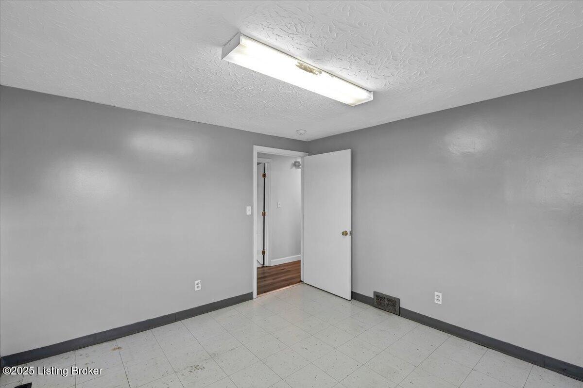 4715 Cane Run Rd, Louisville, Kentucky image 27