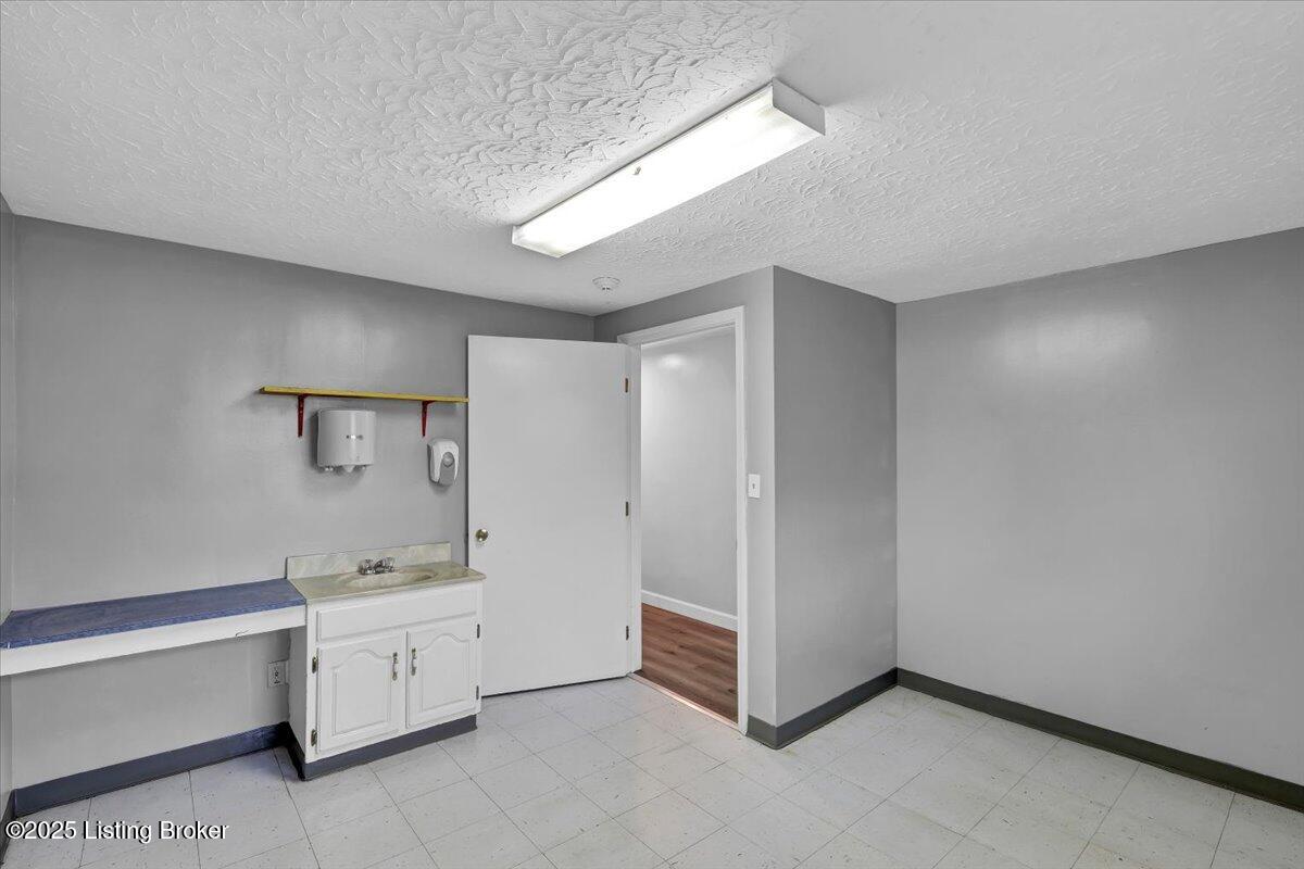4715 Cane Run Rd, Louisville, Kentucky image 39
