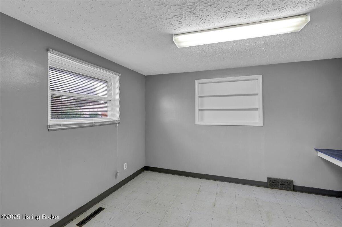 4715 Cane Run Rd, Louisville, Kentucky image 38