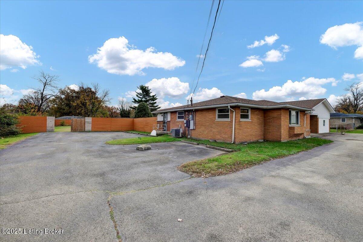 4715 Cane Run Rd, Louisville, Kentucky image 3