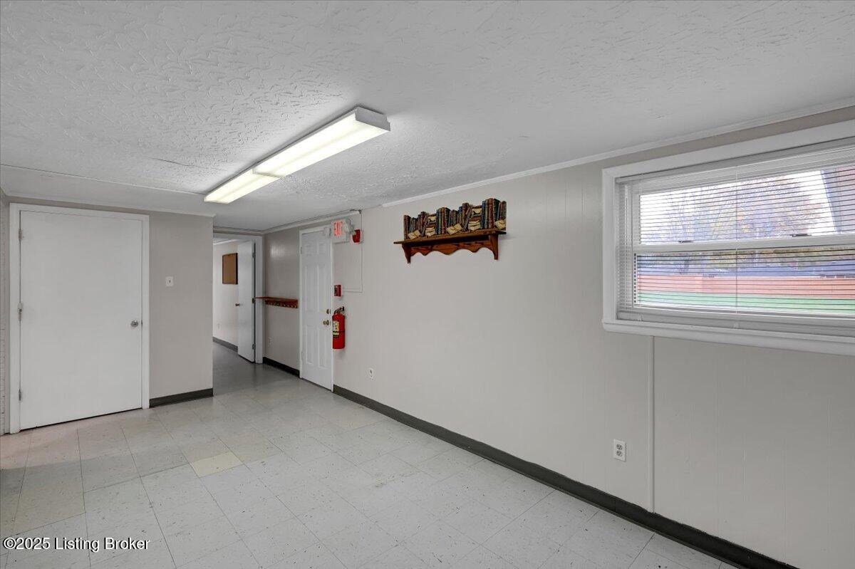 4715 Cane Run Rd, Louisville, Kentucky image 32
