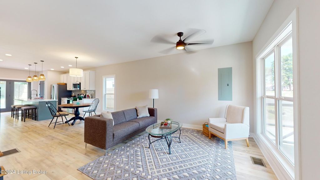 Photo of 536 University Ave, Louisville, KY 40206 (MLS # 1704828)