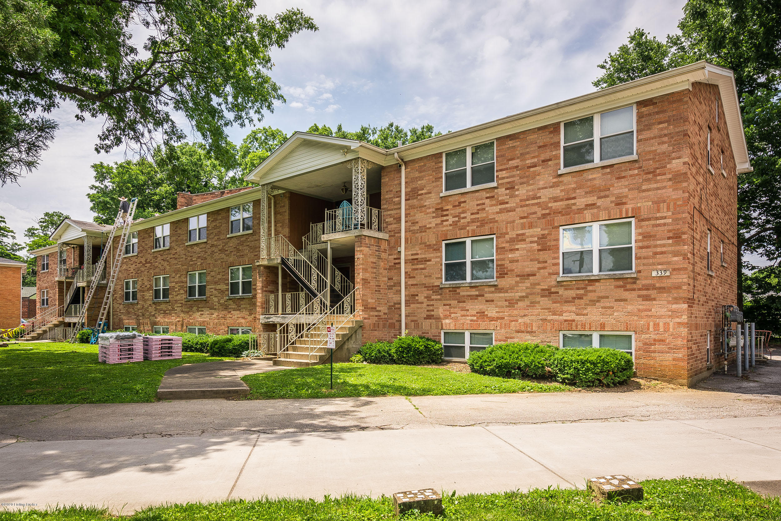 Photo 1 of 12 — 339 Idlewylde Dr 1, Louisville, KY 40206