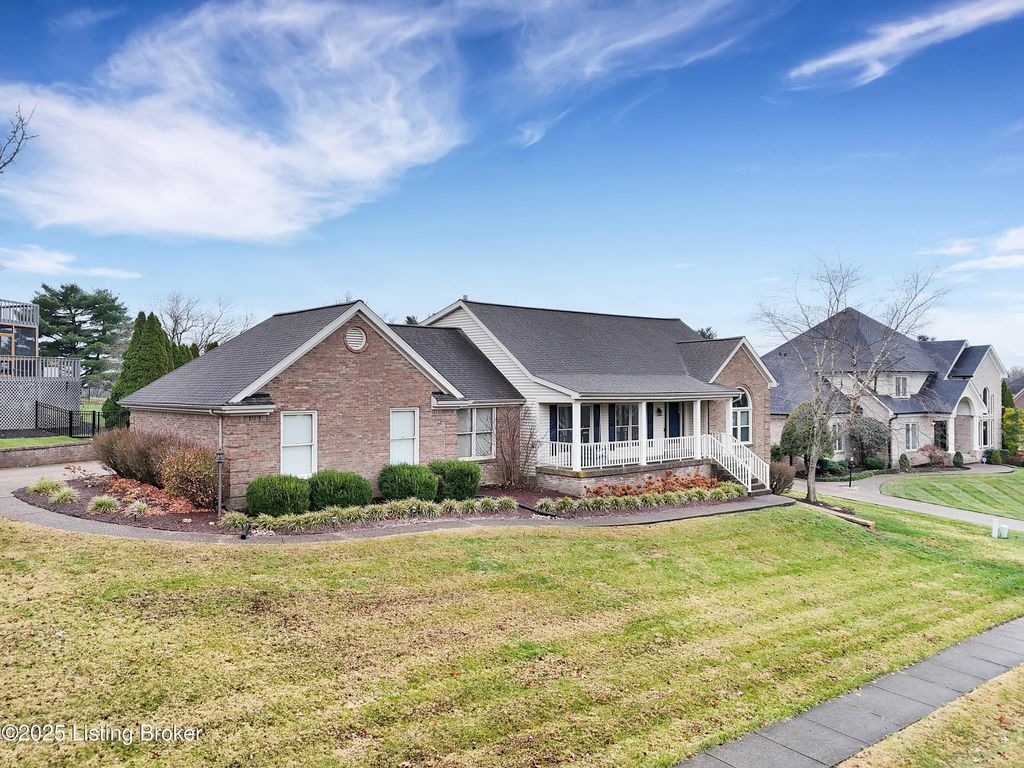 Photo of 1708 Mahogany Run Dr, La Grange, KY 40031 (MLS # 1705160)