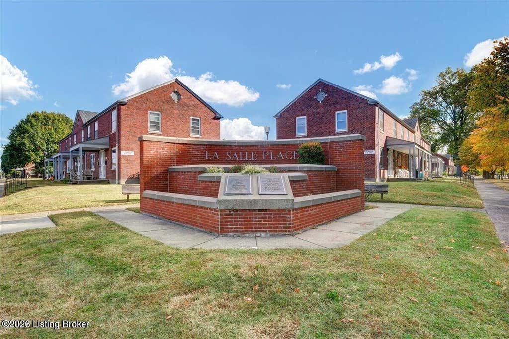 Photo of 1809 Dixie Hwy, Louisville, KY 40210 (MLS # 1725744)