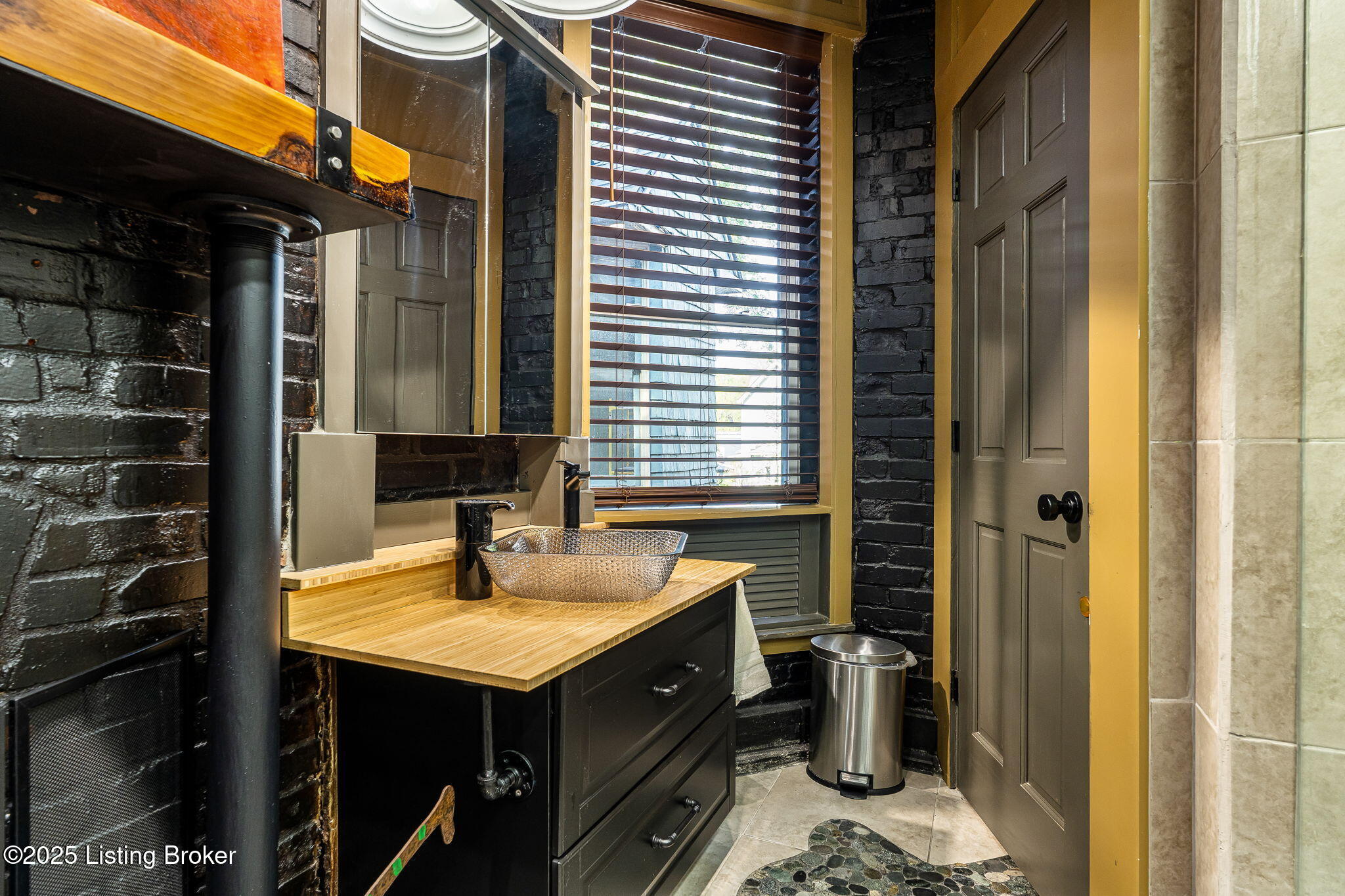 1315 S 1st St, Louisville, Kentucky image 35