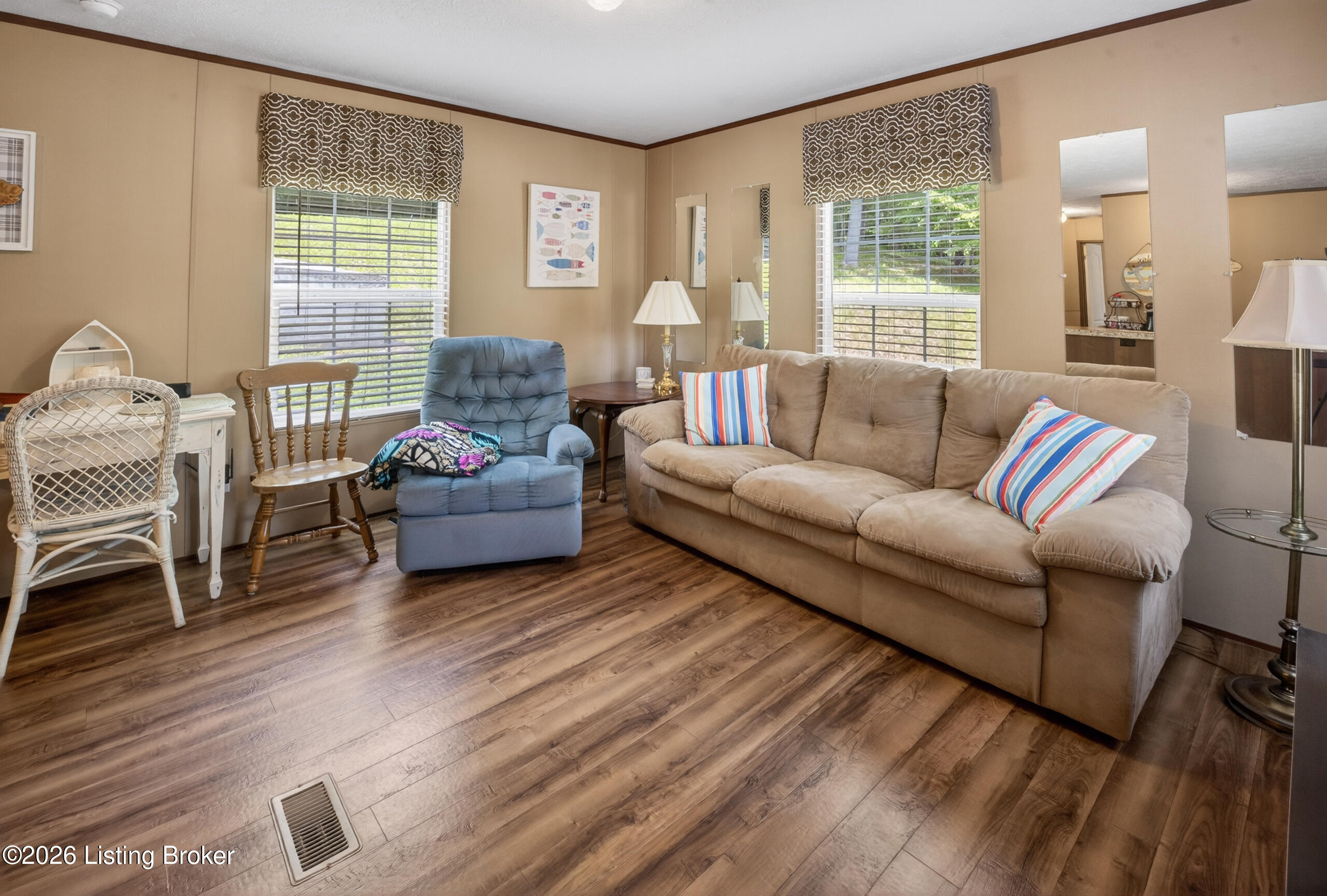 2825 Hidden Valley Ln