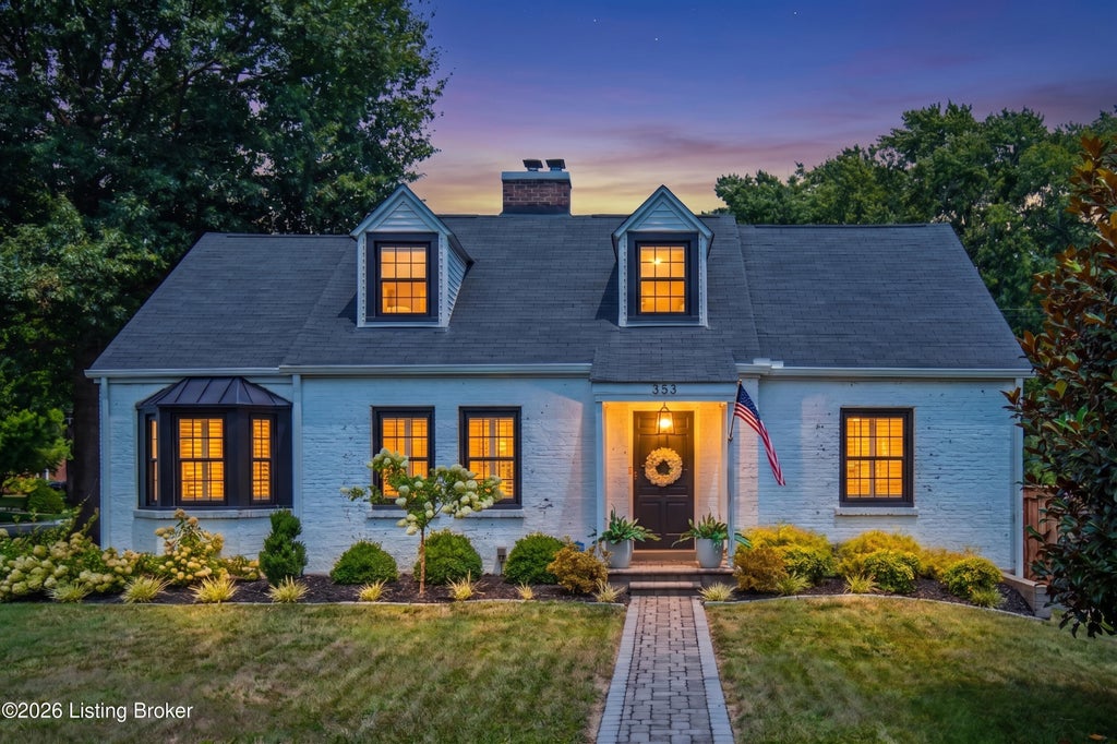 Photo of 353 Chenoweth Ln, Druid Hills, KY 40207 (MLS # 1724861)