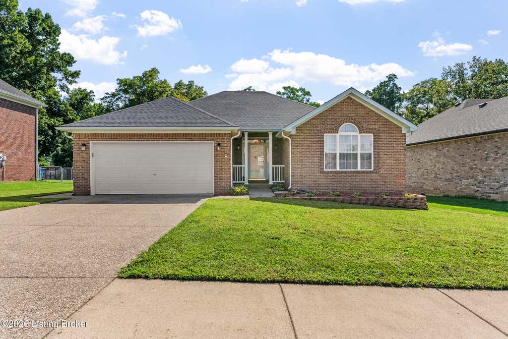 Photo of 231 River Edge Dr, Shepherdsville, KY 40165 (MLS # 1725481)