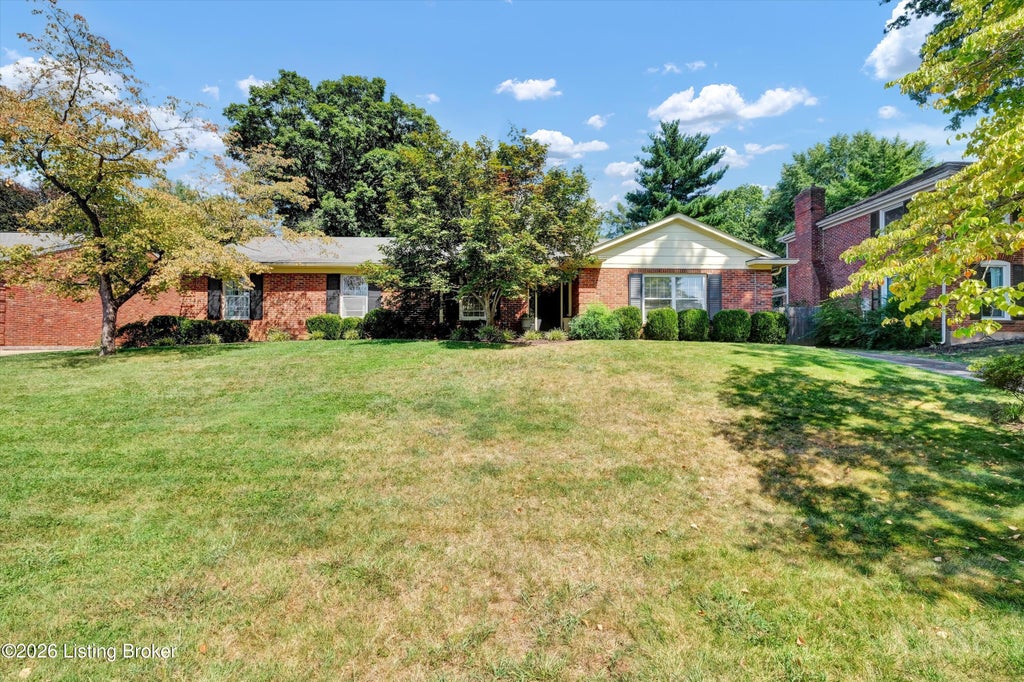Photo of 3109 Galway Ln, Louisville, KY 40242 (MLS # 1728393)