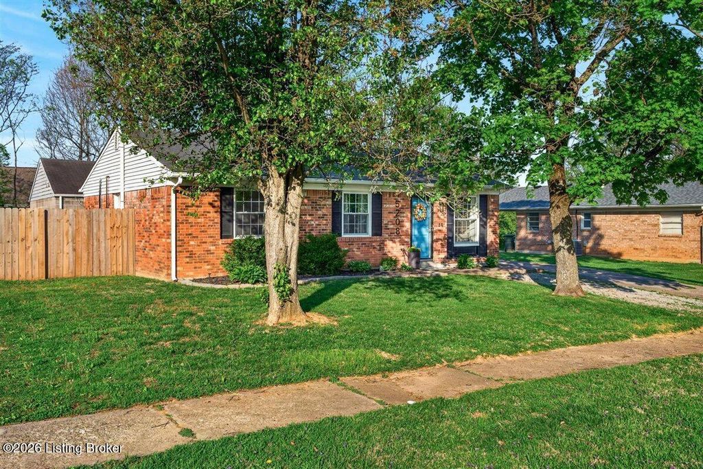 Photo of 5208 Windy Willow Dr, Louisville, KY 40241 (MLS # 1713917)