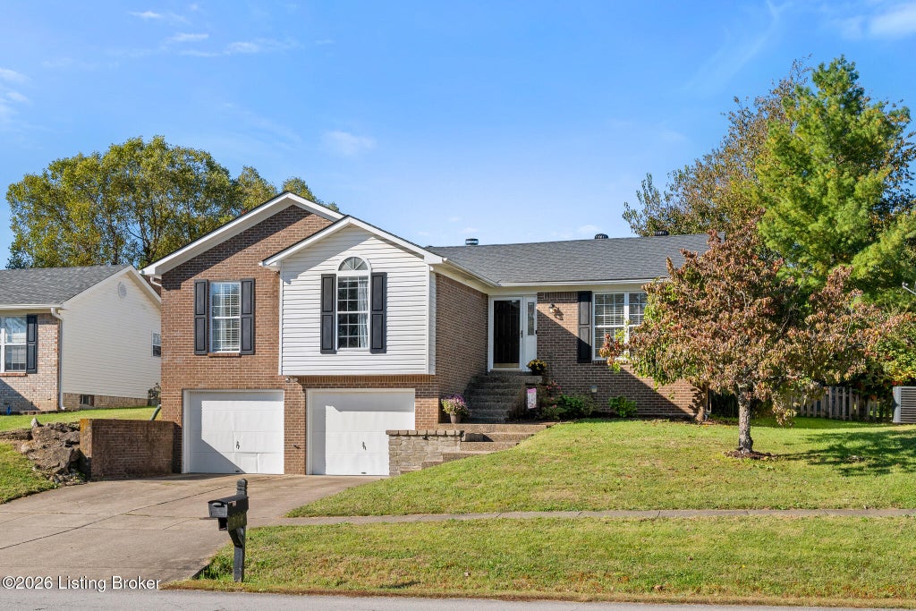 Photo of 234 Rolling Ridge Way, Simpsonville, KY 40067 (MLS # 1732060)