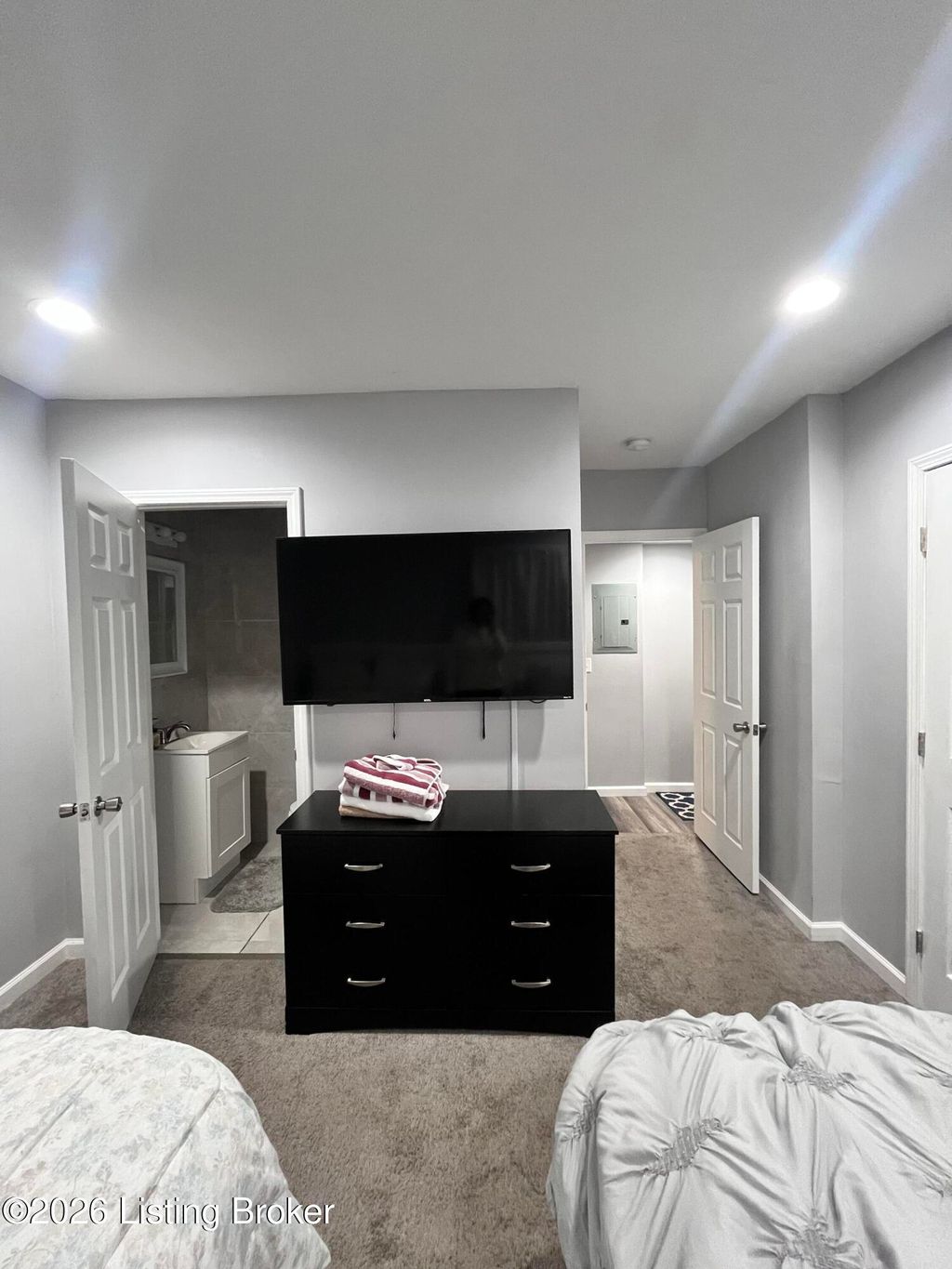 Photo of 5030 Cane Run Rd, Louisville, KY 40216 (MLS # 1707513)