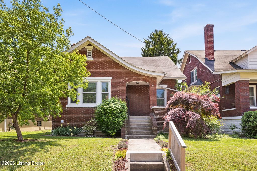 Photo of 820 Fetter Ave, Louisville, KY 40217 (MLS # 1715307)