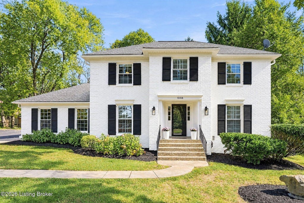 Photo of 10216 Timberwood Cir, Louisville, KY 40223 (MLS # 1732890)