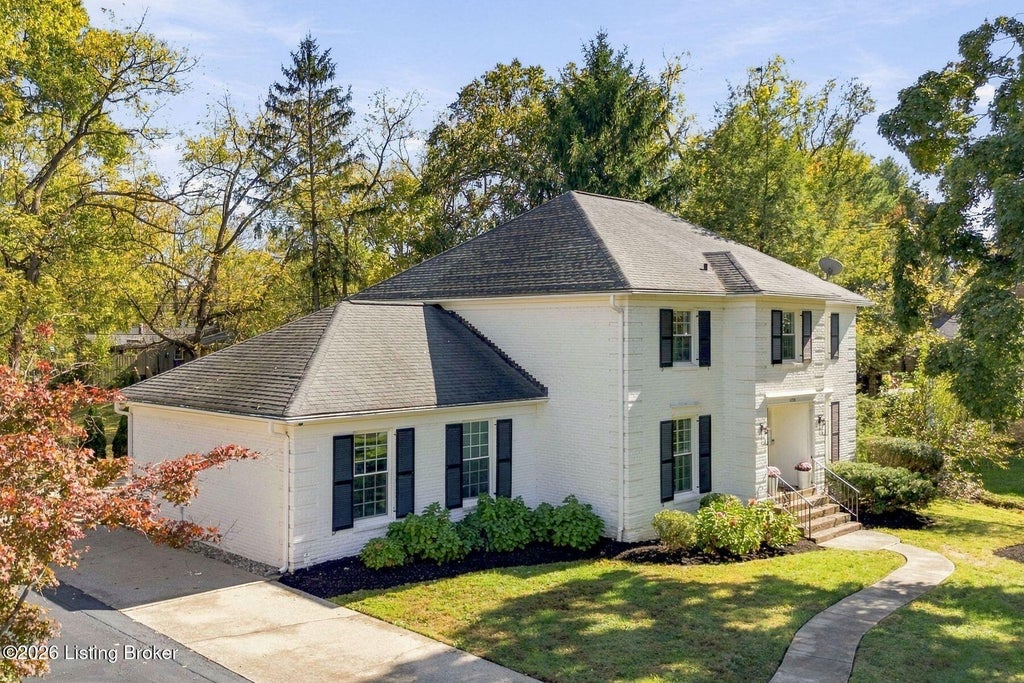 Photo of 10216 Timberwood Cir, Louisville, KY 40223 (MLS # 1732890)