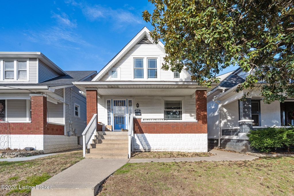 Photo of 2121 W Oak St, Louisville, KY 40210 (MLS # 1707913)