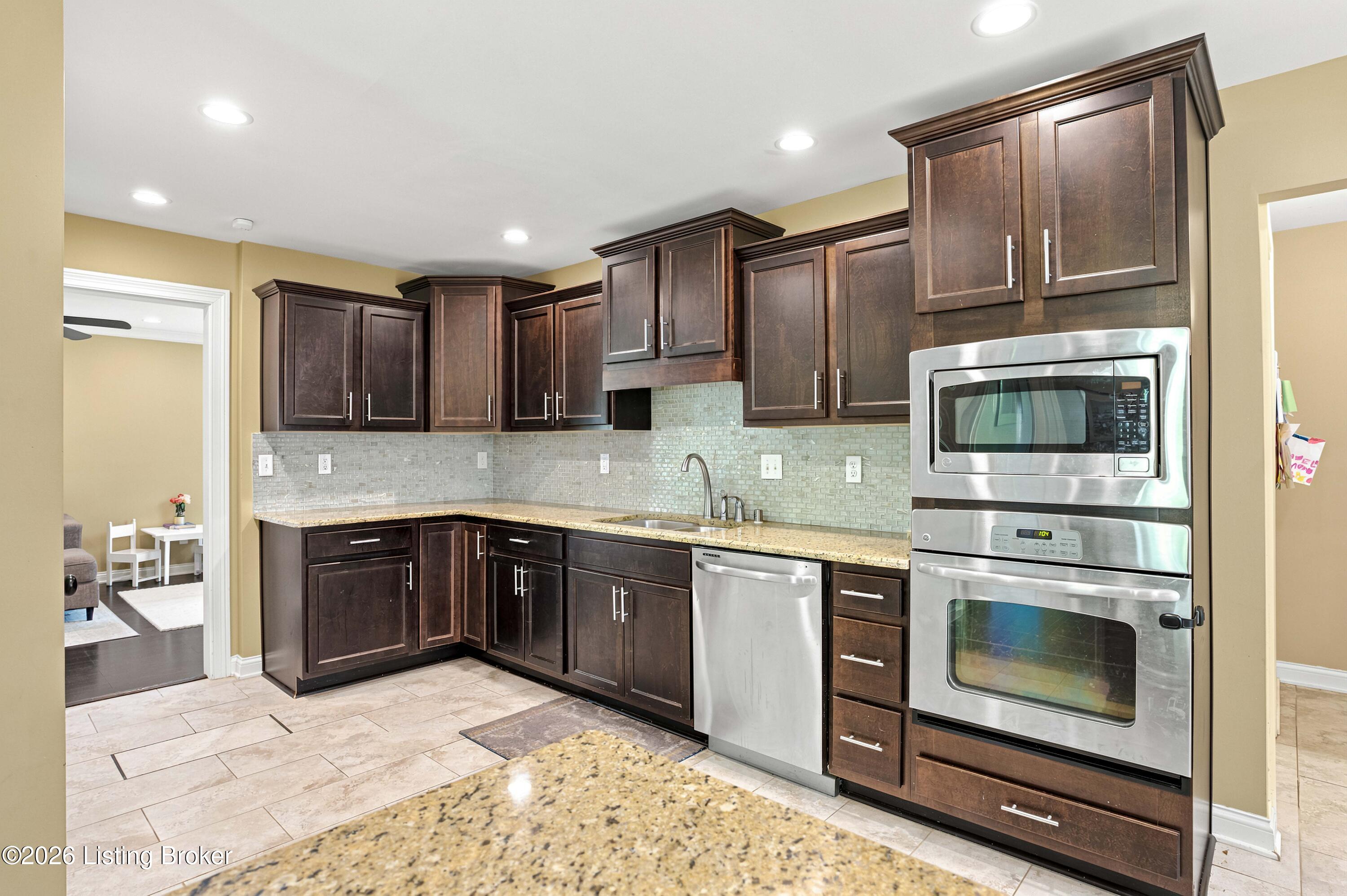 1702 1/2 Trevilian Way