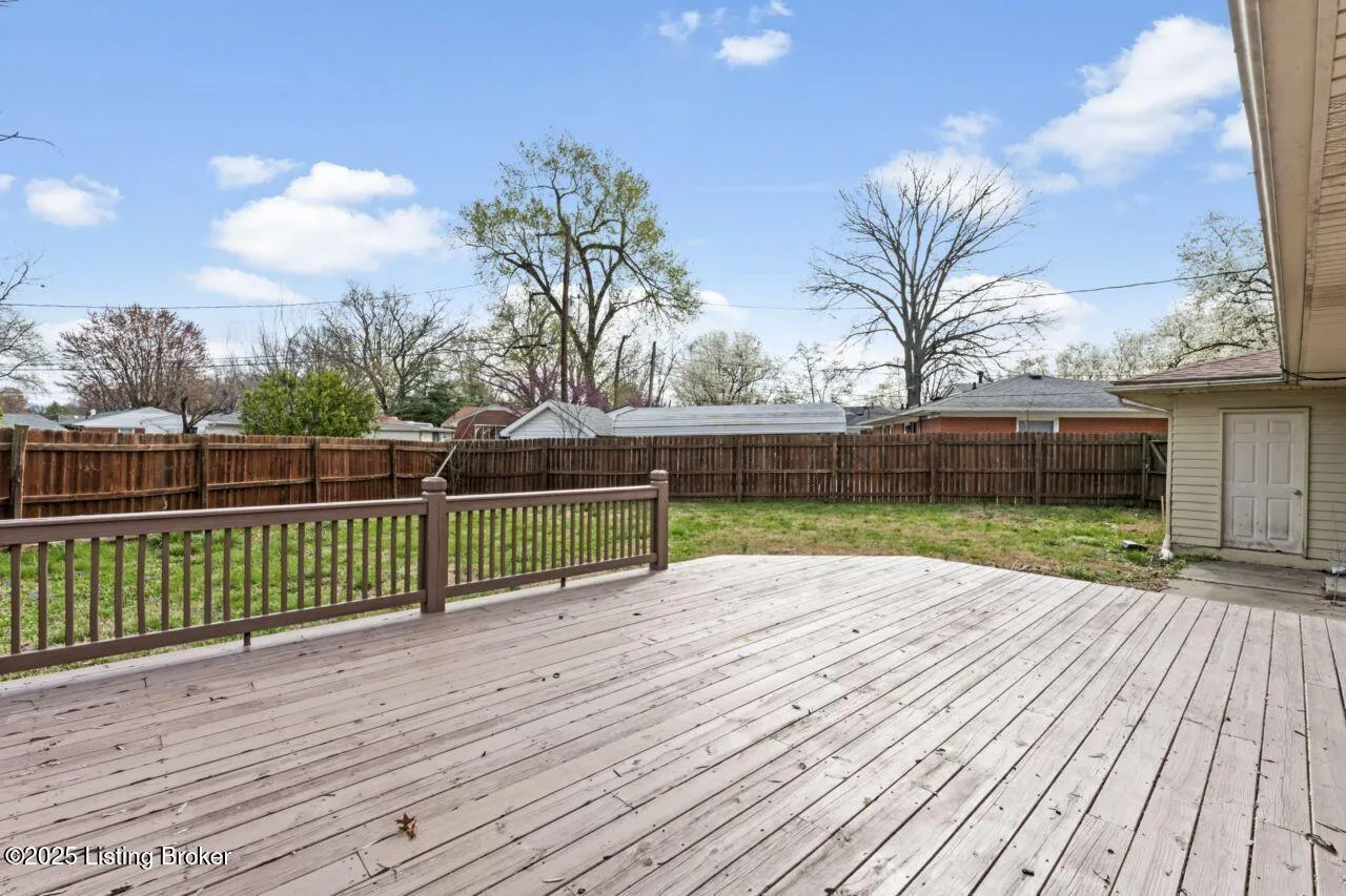 Louisville, Kentucky 40218, United States, 3 Bedrooms Bedrooms, ,1 BathroomBathrooms,Residential,Active,86278