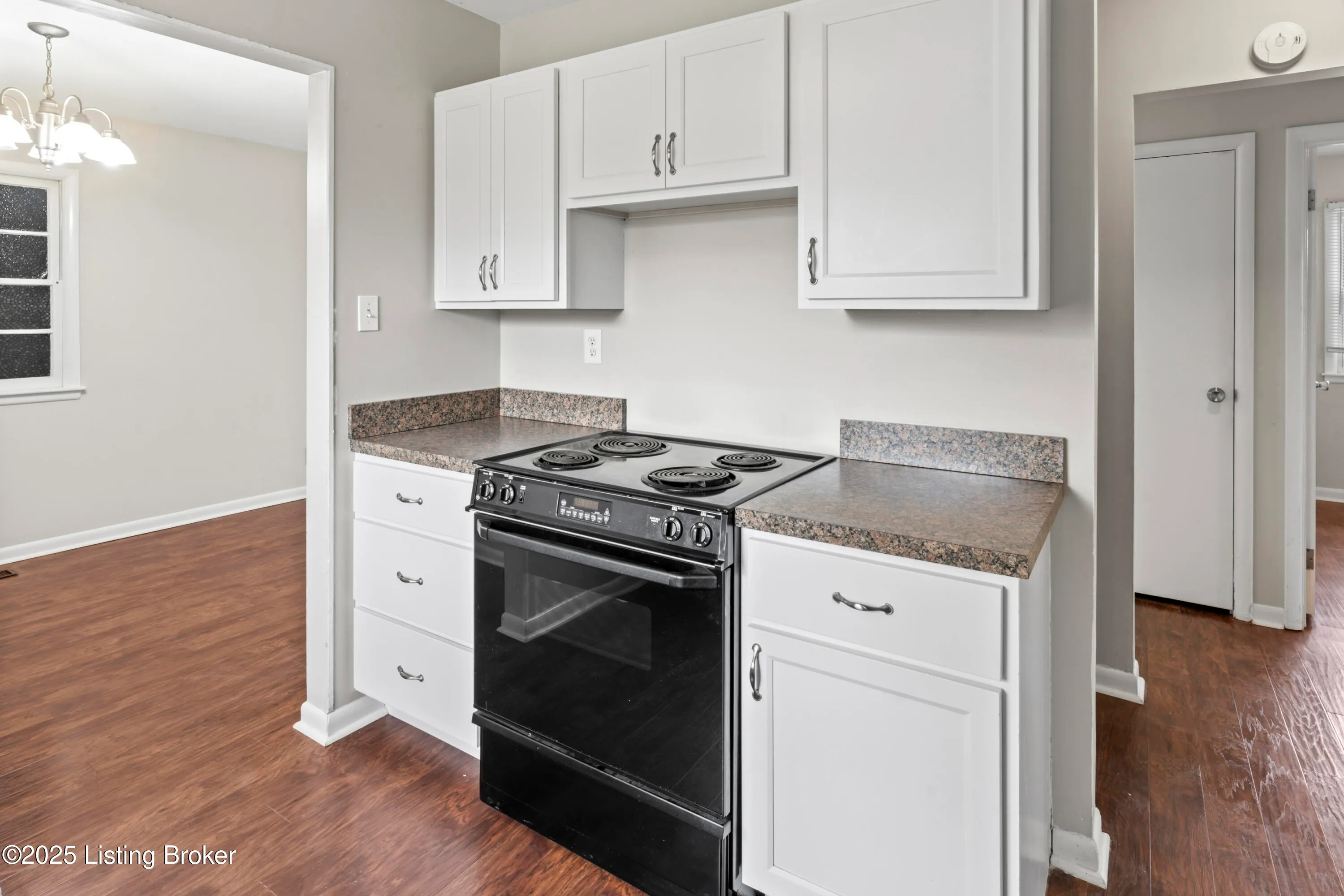 Louisville, Kentucky 40218, United States, 3 Bedrooms Bedrooms, ,1 BathroomBathrooms,Residential,Active,86278