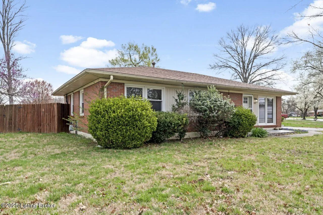 Louisville, Kentucky 40218, United States, 3 Bedrooms Bedrooms, ,1 BathroomBathrooms,Residential,Active,86278