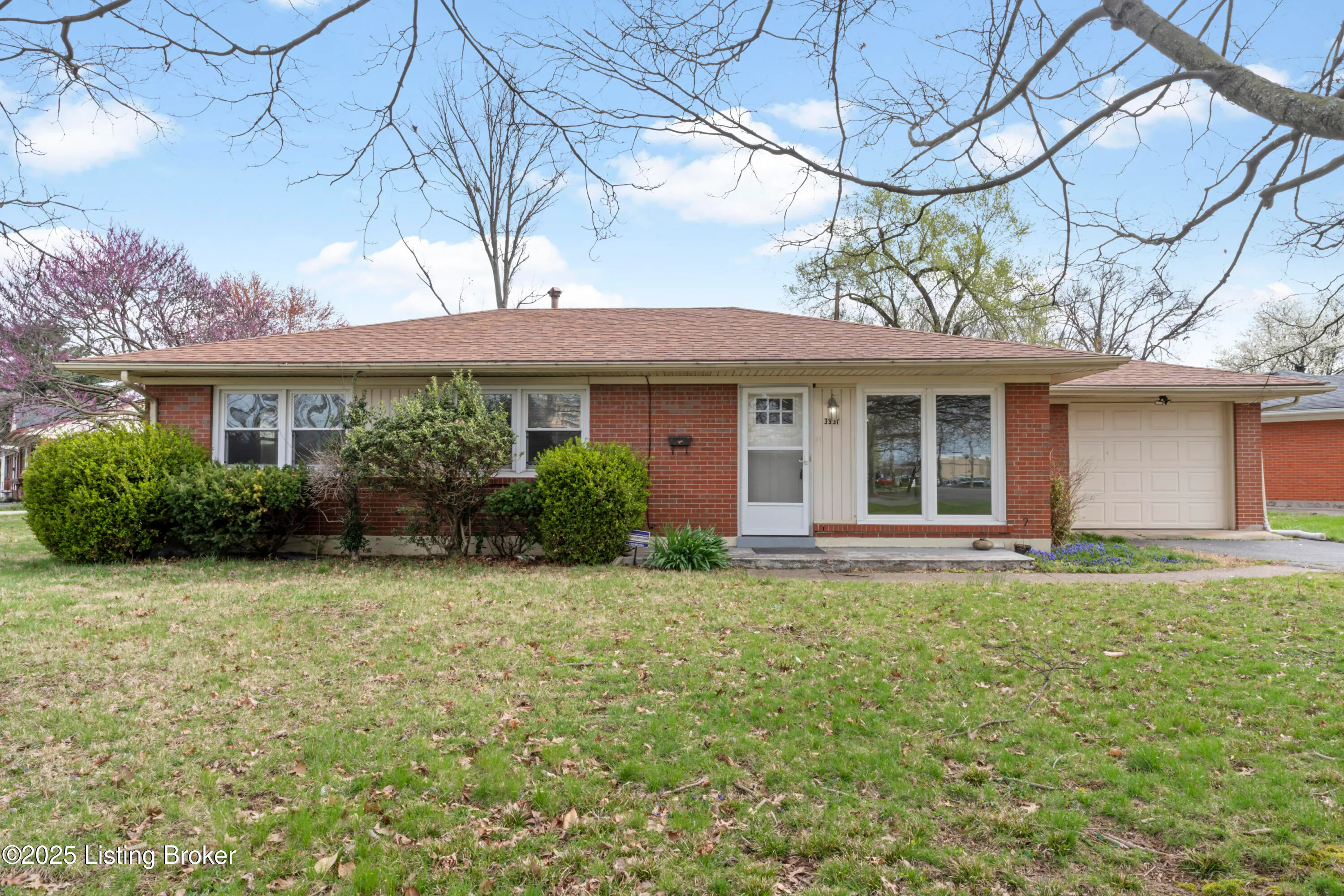 Louisville, Kentucky 40218, United States, 3 Bedrooms Bedrooms, ,1 BathroomBathrooms,Residential,Active,86278