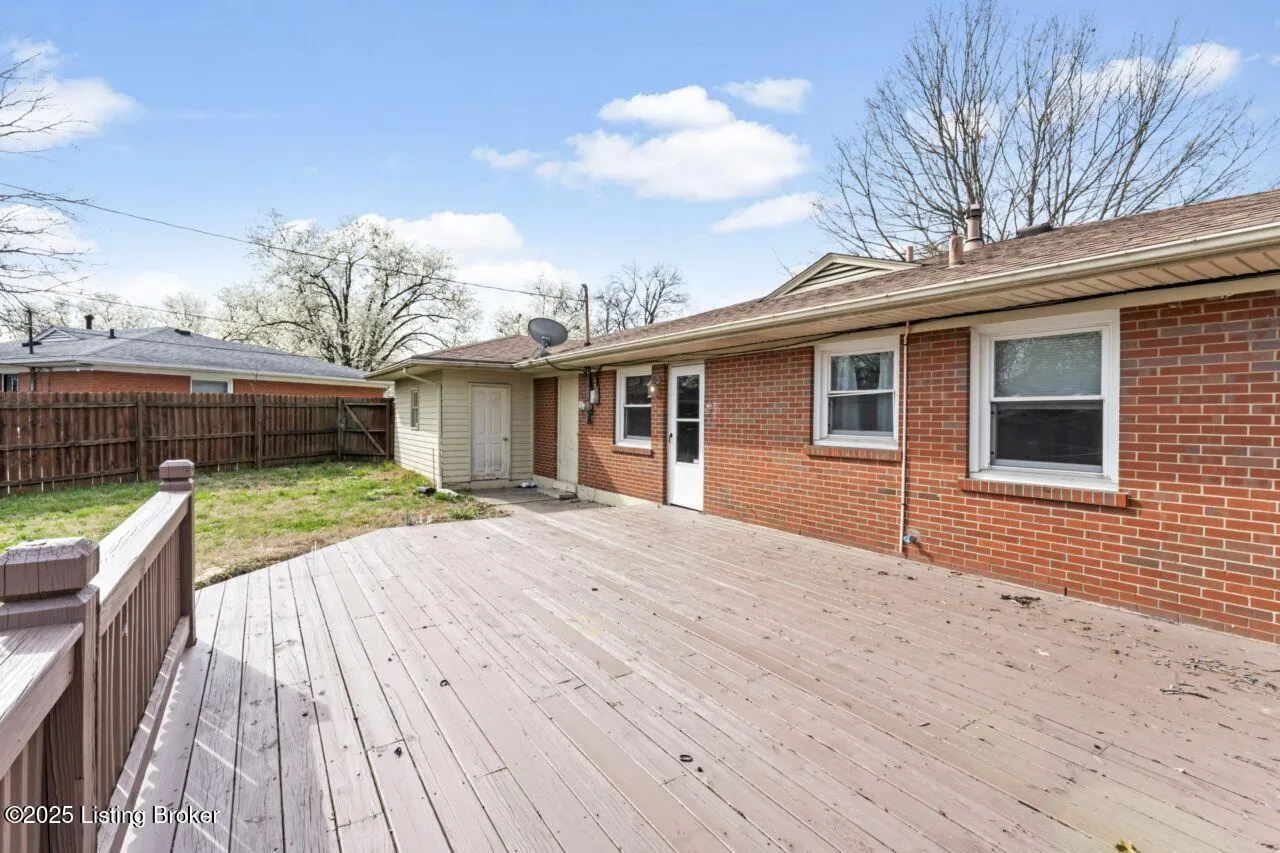 Louisville, Kentucky 40218, United States, 3 Bedrooms Bedrooms, ,1 BathroomBathrooms,Residential,Active,86278