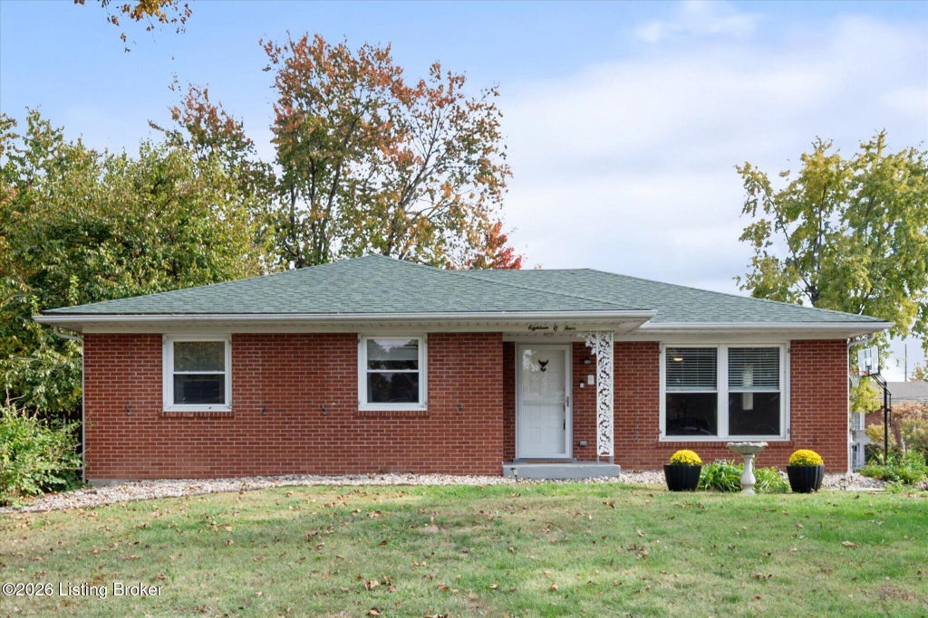 Photo of 1804 Janlyn Rd, Louisville, KY 40299 (MLS # 1733054)