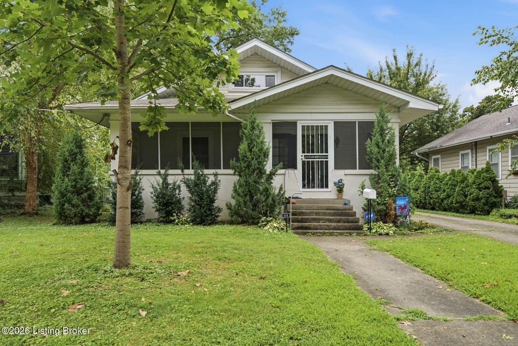 Photo of 614 Kathleen Ave, Louisville, KY 40215 (MLS # 1728304)