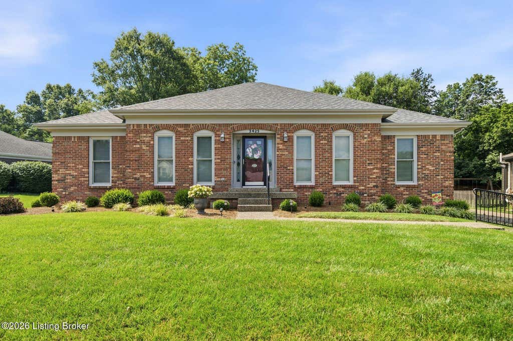 Photo of 3425 Westwood Farms Dr, Louisville, KY 40220 (MLS # 1722284)